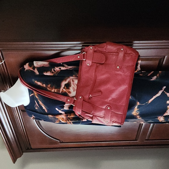 Beautiful red purse - Picture 5 of 11